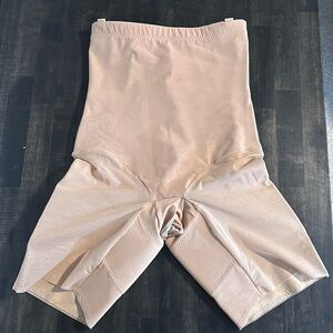 Honeylove Nude Sculptwear Short Size Medium
